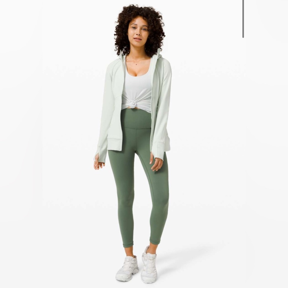 Lululemon Wunder Train High-Rise Tight 25"
Algae Green size 18
